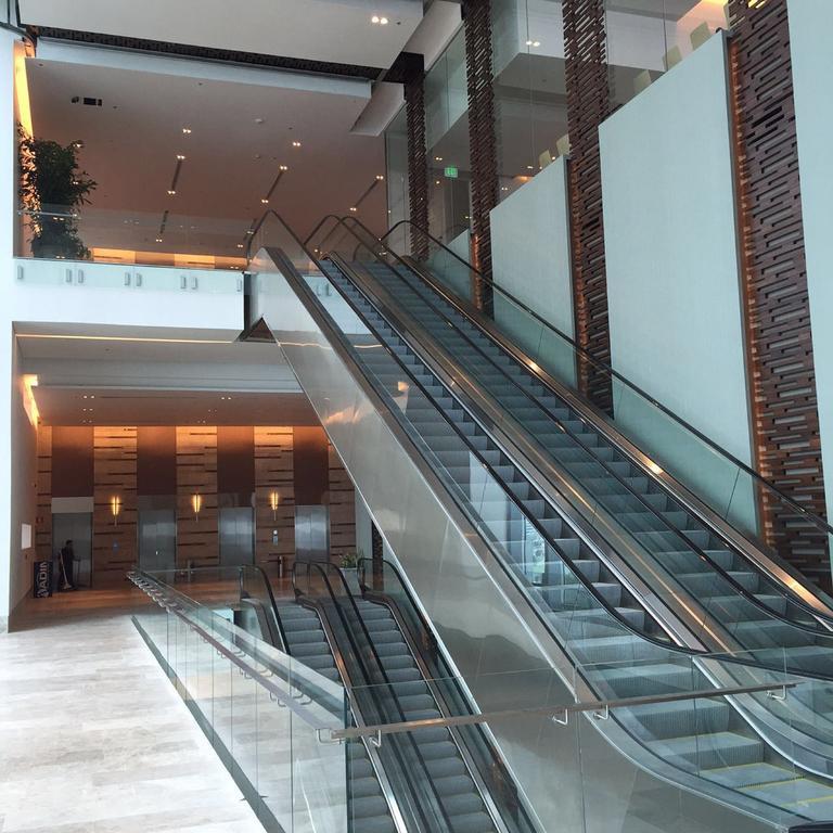 Estelar Cartagena De Indias Hotel Y Centro De Convenciones Exterior photo Escalators at the airport