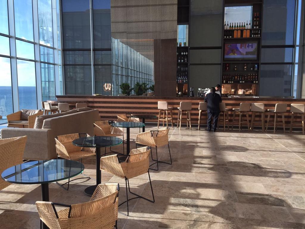 Estelar Cartagena De Indias Hotel Y Centro De Convenciones Exterior photo The lounge at the airport