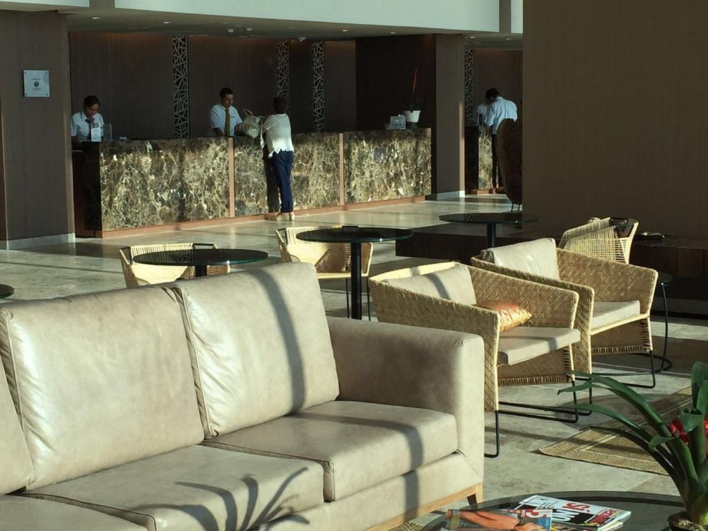 Estelar Cartagena De Indias Hotel Y Centro De Convenciones Exterior photo The lobby of the hotel